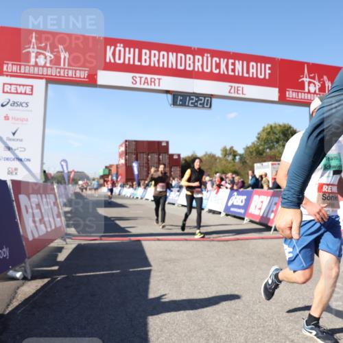 03.10.2025 - Köhlbrandbrückenlauf Lena Gebhardt http://msf.ph/oto/9062961 03.10.2025 13:12:20 Ziel 4266, 4369, 4470, 4656, 4745, 4908, 5062, 5644, 6098, 6121, 6185, 6565, 6566 meine-sportfotos.de
