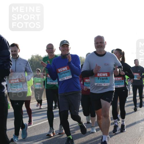 03.10.2025 - Köhlbrandbrückenlauf Jannik Wohlers http://msf.ph/oto/9062971 03.10.2025 09:23:51 Position 3 2624, 3661, 2633, 3662, 202, 1704, 3660 meine-sportfotos.de