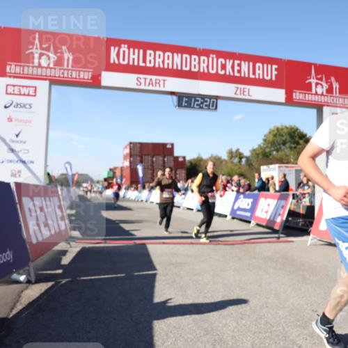 03.10.2025 - Köhlbrandbrückenlauf Lena Gebhardt http://msf.ph/oto/9062984 03.10.2025 13:12:21 Ziel 4266, 4369, 4470, 4656, 4745, 4908, 5062, 5644, 6098, 6185, 6565, 6566 meine-sportfotos.de