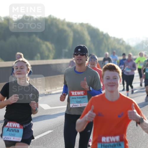 03.10.2025 - Köhlbrandbrückenlauf Jannik Wohlers http://msf.ph/oto/9063002 03.10.2025 09:16:00 Position 3 1242, 1245 meine-sportfotos.de
