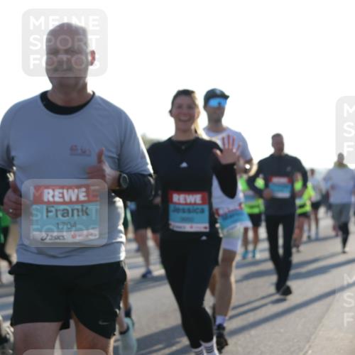 03.10.2025 - Köhlbrandbrückenlauf Jannik Wohlers http://msf.ph/oto/9063014 03.10.2025 09:23:52 Position 3 33, 1704 meine-sportfotos.de
