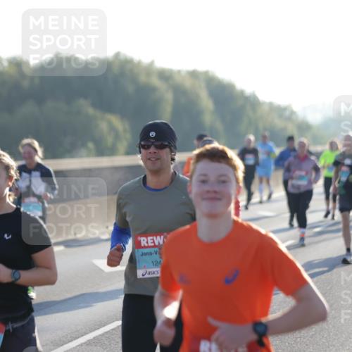 03.10.2025 - Köhlbrandbrückenlauf Jannik Wohlers http://msf.ph/oto/9063015 03.10.2025 09:16:00 Position 3 1242, 124 meine-sportfotos.de