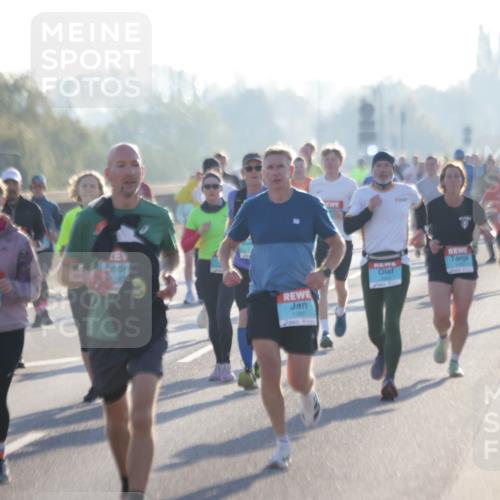 03.10.2025 - Köhlbrandbrückenlauf Jannik Wohlers http://msf.ph/oto/9063023 03.10.2025 09:16:01 Position 3 307, 1357 meine-sportfotos.de