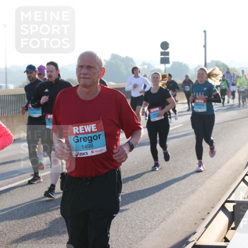 03.10.2025 - Köhlbrandbrückenlauf Lena Gebhardt http://msf.ph/oto/9063039 03.10.2025 09:20:36 Position 1 3210, 1498 meine-sportfotos.de
