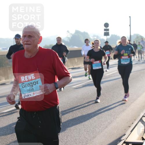 03.10.2025 - Köhlbrandbrückenlauf Lena Gebhardt http://msf.ph/oto/9063042 03.10.2025 09:20:36 Position 1 1498 meine-sportfotos.de