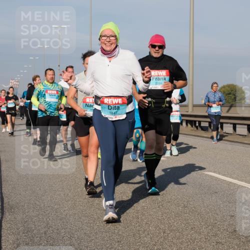 03.10.2025 - Köhlbrandbrückenlauf Fabian Wolf http://msf.ph/oto/9063045 03.10.2025 10:06:33 Position 3 2251, 20, 1847, 2094 meine-sportfotos.de