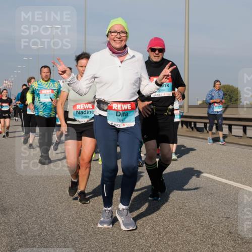 03.10.2025 - Köhlbrandbrückenlauf Fabian Wolf http://msf.ph/oto/9063053 03.10.2025 10:06:34 Position 3 2083, 1847, 2094 meine-sportfotos.de