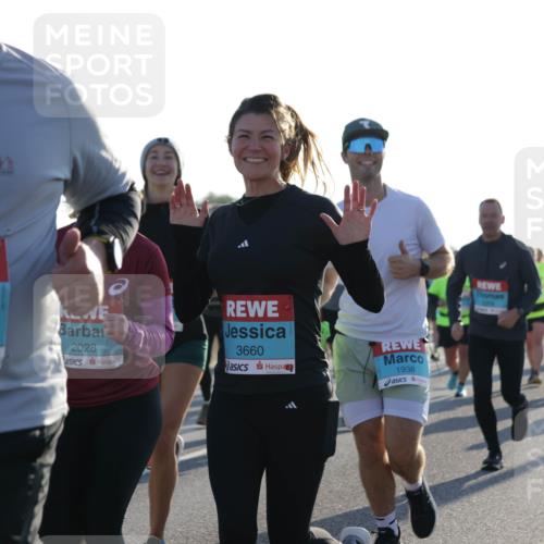 03.10.2025 - Köhlbrandbrückenlauf Jannik Wohlers http://msf.ph/oto/9063056 03.10.2025 09:23:53 Position 3 1704, 2028, 3660, 1938 meine-sportfotos.de