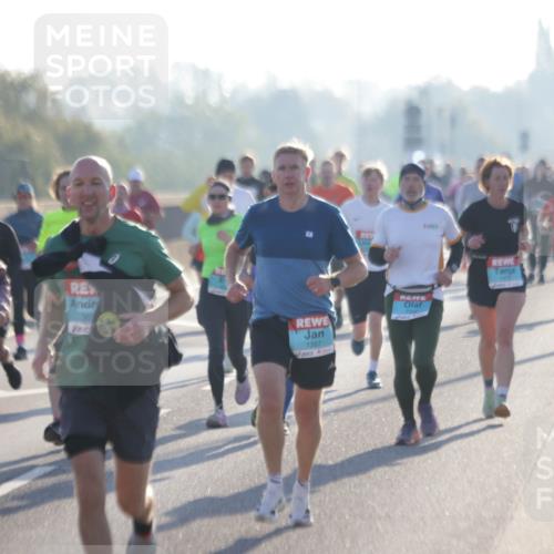 03.10.2025 - Köhlbrandbrückenlauf Jannik Wohlers http://msf.ph/oto/9063059 03.10.2025 09:16:01 Position 3 307, 1357, 3344 meine-sportfotos.de