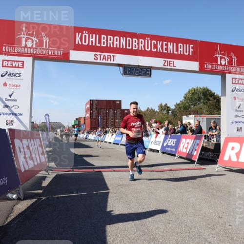 03.10.2025 - Köhlbrandbrückenlauf Lena Gebhardt http://msf.ph/oto/9063070 03.10.2025 13:12:24 Ziel 4189, 4266, 4638, 4656, 4745, 4908, 4973, 5062, 6565, 6566 meine-sportfotos.de