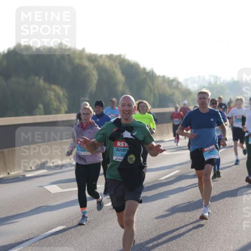 03.10.2025 - Köhlbrandbrückenlauf Jannik Wohlers http://msf.ph/oto/9063087 03.10.2025 09:16:03 Position 3 1864, 307, 1357 meine-sportfotos.de