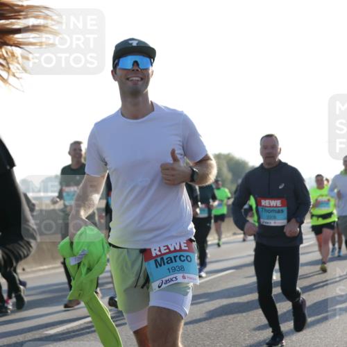 03.10.2025 - Köhlbrandbrückenlauf Jannik Wohlers http://msf.ph/oto/9063089 03.10.2025 09:23:54 Position 3 1938, 2308 meine-sportfotos.de