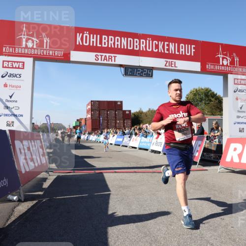 03.10.2025 - Köhlbrandbrückenlauf Lena Gebhardt http://msf.ph/oto/9063098 03.10.2025 13:12:24 Ziel 4189, 4266, 4638, 4656, 4745, 4908, 4973, 5062, 6565, 6566 meine-sportfotos.de