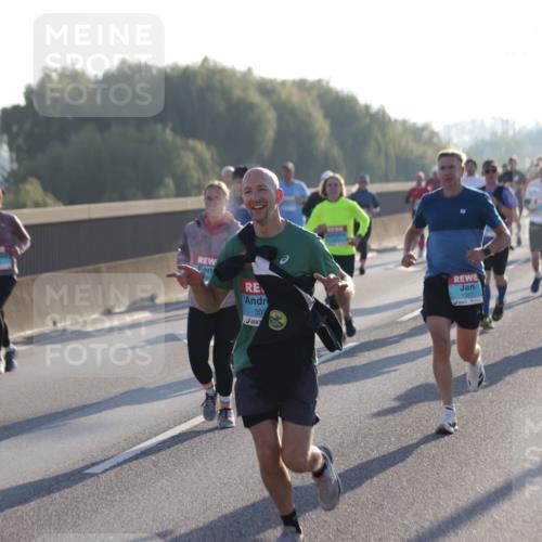 03.10.2025 - Köhlbrandbrückenlauf Jannik Wohlers http://msf.ph/oto/9063116 03.10.2025 09:16:04 Position 3 307, 1357 meine-sportfotos.de