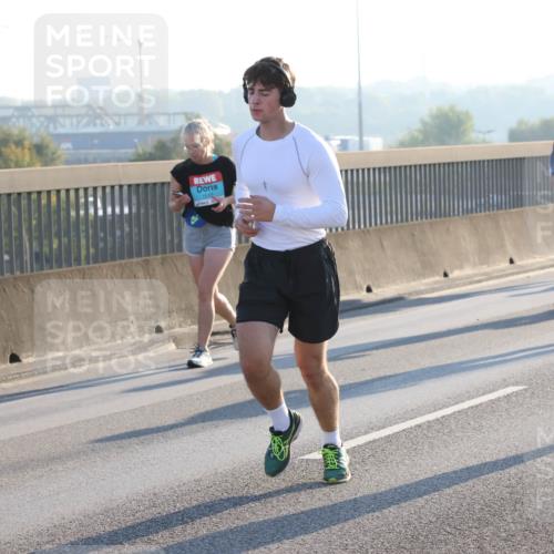 03.10.2025 - Köhlbrandbrückenlauf Lena Gebhardt http://msf.ph/oto/9063131 03.10.2025 09:20:39 Position 1 1512, 1873 meine-sportfotos.de