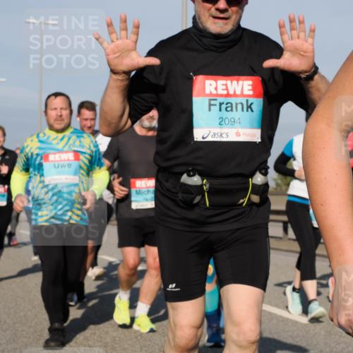03.10.2025 - Köhlbrandbrückenlauf Fabian Wolf http://msf.ph/oto/9063132 03.10.2025 10:06:36 Position 3 2094 meine-sportfotos.de