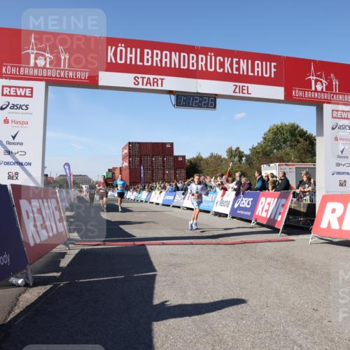 03.10.2025 - Köhlbrandbrückenlauf Lena Gebhardt http://msf.ph/oto/9063140 03.10.2025 13:12:26 Ziel 4189, 4266, 4638, 4656, 4700, 4745, 4908, 4973, 5062, 6565, 6566 meine-sportfotos.de