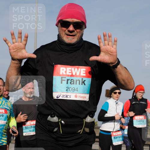 03.10.2025 - Köhlbrandbrückenlauf Fabian Wolf http://msf.ph/oto/9063142 03.10.2025 10:06:36 Position 3 2251, 1948, 2094, 3232, 3199 meine-sportfotos.de