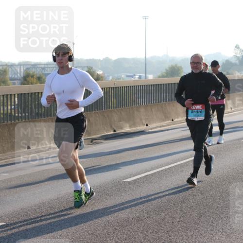 03.10.2025 - Köhlbrandbrückenlauf Lena Gebhardt http://msf.ph/oto/9063148 03.10.2025 09:20:40 Position 1 1873 meine-sportfotos.de