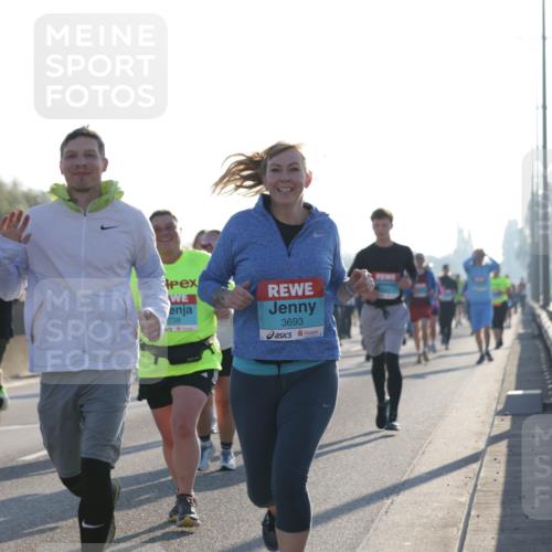 03.10.2025 - Köhlbrandbrückenlauf Jannik Wohlers http://msf.ph/oto/9063152 03.10.2025 09:23:56 Position 3 2741, 738, 3693 meine-sportfotos.de