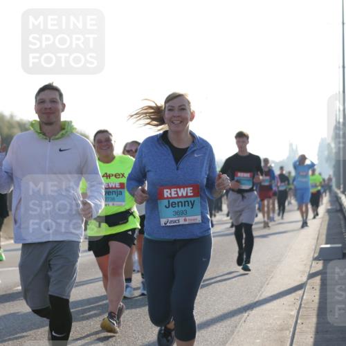 03.10.2025 - Köhlbrandbrückenlauf Jannik Wohlers http://msf.ph/oto/9063157 03.10.2025 09:23:56 Position 3 4, 2741, 2738, 3693 meine-sportfotos.de