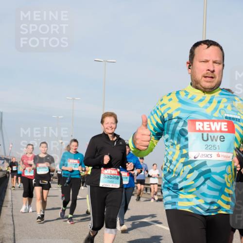 03.10.2025 - Köhlbrandbrückenlauf Fabian Wolf http://msf.ph/oto/9063158 03.10.2025 10:06:37 Position 3 1950, 2251 meine-sportfotos.de
