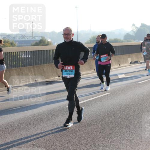 03.10.2025 - Köhlbrandbrückenlauf Lena Gebhardt http://msf.ph/oto/9063159 03.10.2025 09:20:40 Position 1 1873 meine-sportfotos.de