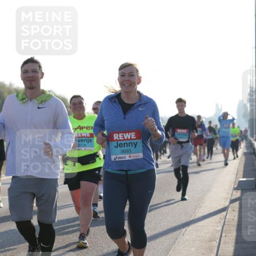 03.10.2025 - Köhlbrandbrückenlauf Jannik Wohlers http://msf.ph/oto/9063162 03.10.2025 09:23:57 Position 3 2741, 2738, 3693 meine-sportfotos.de