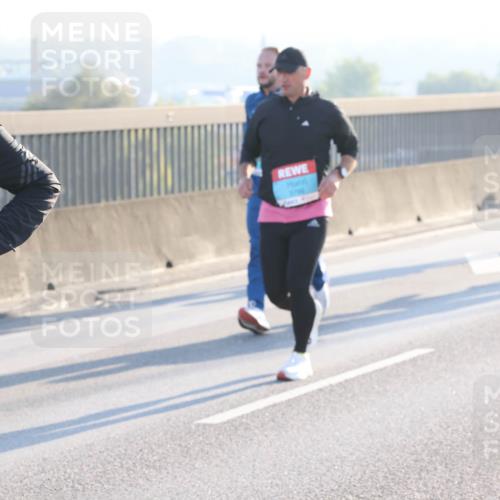 03.10.2025 - Köhlbrandbrückenlauf Lena Gebhardt http://msf.ph/oto/9063168 03.10.2025 09:20:41 Position 1 1873 meine-sportfotos.de