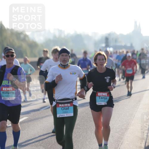 03.10.2025 - Köhlbrandbrückenlauf Jannik Wohlers http://msf.ph/oto/9063170 03.10.2025 09:16:06 Position 3 1415, 3344, 1412 meine-sportfotos.de