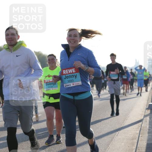 03.10.2025 - Köhlbrandbrückenlauf Jannik Wohlers http://msf.ph/oto/9063176 03.10.2025 09:23:57 Position 3 2741, 2738, 3693 meine-sportfotos.de