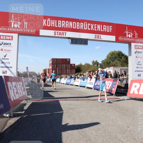03.10.2025 - Köhlbrandbrückenlauf Lena Gebhardt http://msf.ph/oto/9063178 03.10.2025 13:12:27 Ziel 4189, 4266, 4638, 4656, 4700, 4745, 4908, 4973, 5062, 6565, 6566 meine-sportfotos.de