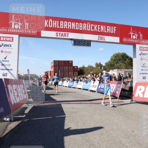 03.10.2025 - Köhlbrandbrückenlauf Lena Gebhardt http://msf.ph/oto/9063187 03.10.2025 13:12:27 Ziel 4189, 4266, 4638, 4656, 4700, 4745, 4908, 4973, 5062, 6565, 6566 meine-sportfotos.de