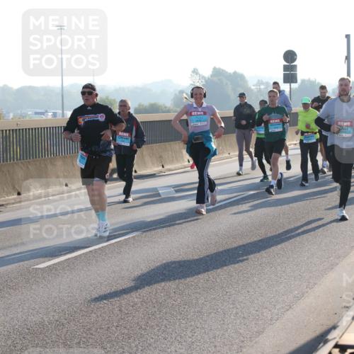 03.10.2025 - Köhlbrandbrückenlauf Lena Gebhardt http://msf.ph/oto/9063189 03.10.2025 09:20:43 Position 1  meine-sportfotos.de