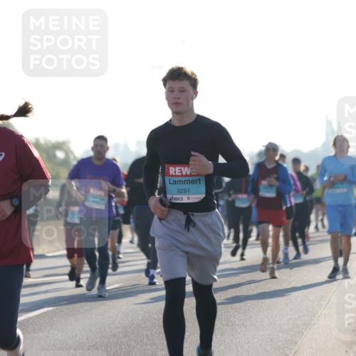 03.10.2025 - Köhlbrandbrückenlauf Jannik Wohlers http://msf.ph/oto/9063205 03.10.2025 09:23:58 Position 3 40, 3291 meine-sportfotos.de