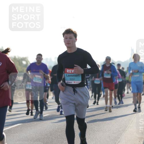 03.10.2025 - Köhlbrandbrückenlauf Jannik Wohlers http://msf.ph/oto/9063208 03.10.2025 09:23:58 Position 3 30, 3291 meine-sportfotos.de