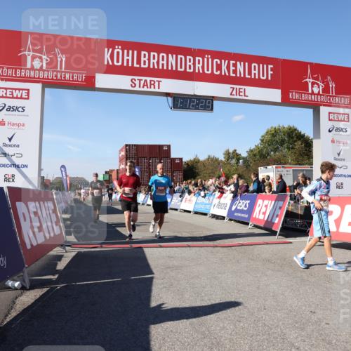 03.10.2025 - Köhlbrandbrückenlauf Lena Gebhardt http://msf.ph/oto/9063215 03.10.2025 13:12:29 Ziel 4189, 4266, 4638, 4700, 4745, 4864, 4873, 4908, 4973, 5062 meine-sportfotos.de