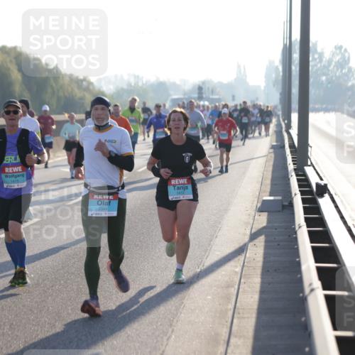 03.10.2025 - Köhlbrandbrückenlauf Jannik Wohlers http://msf.ph/oto/9063216 03.10.2025 09:16:07 Position 3 1415, 3344, 1412 meine-sportfotos.de