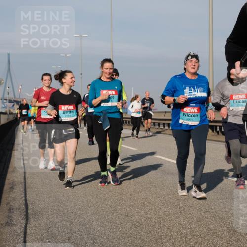 03.10.2025 - Köhlbrandbrückenlauf Fabian Wolf http://msf.ph/oto/9063219 03.10.2025 10:06:39 Position 3 2019, 2925, 2769 meine-sportfotos.de