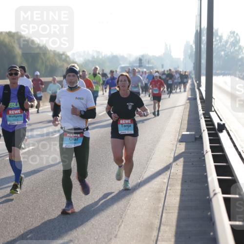 03.10.2025 - Köhlbrandbrückenlauf Jannik Wohlers http://msf.ph/oto/9063220 03.10.2025 09:16:07 Position 3 1415, 3344, 1412 meine-sportfotos.de