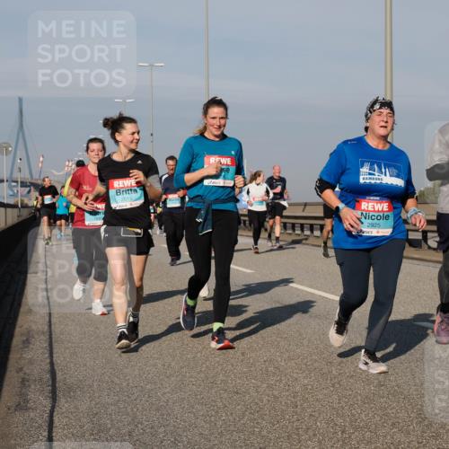 03.10.2025 - Köhlbrandbrückenlauf Fabian Wolf http://msf.ph/oto/9063224 03.10.2025 10:06:39 Position 3 2019, 36, 2925, 769 meine-sportfotos.de