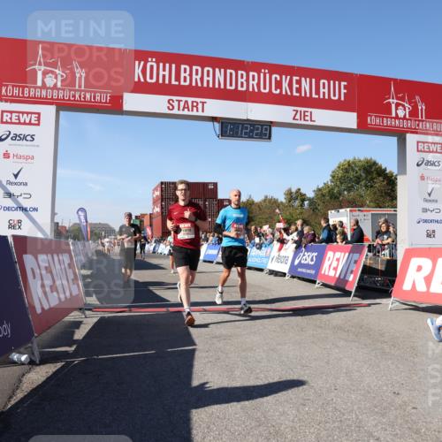 03.10.2025 - Köhlbrandbrückenlauf Lena Gebhardt http://msf.ph/oto/9063234 03.10.2025 13:12:30 Ziel 4189, 4266, 4609, 4638, 4700, 4745, 4864, 4873, 4908, 4973, 5062 meine-sportfotos.de