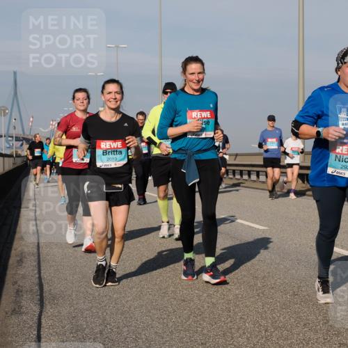 03.10.2025 - Köhlbrandbrückenlauf Fabian Wolf http://msf.ph/oto/9063238 03.10.2025 10:06:40 Position 3 2019, 2925 meine-sportfotos.de