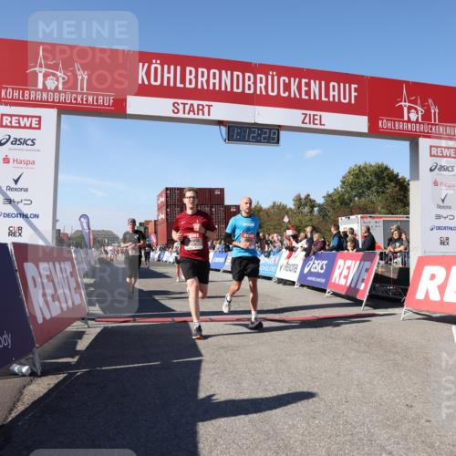 03.10.2025 - Köhlbrandbrückenlauf Lena Gebhardt http://msf.ph/oto/9063242 03.10.2025 13:12:30 Ziel 4189, 4266, 4609, 4638, 4700, 4745, 4864, 4873, 4908, 4973, 5062 meine-sportfotos.de