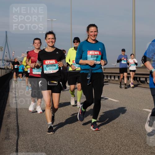 03.10.2025 - Köhlbrandbrückenlauf Fabian Wolf http://msf.ph/oto/9063244 03.10.2025 10:06:40 Position 3 1592, 2019, 1904, 2036, 2925 meine-sportfotos.de