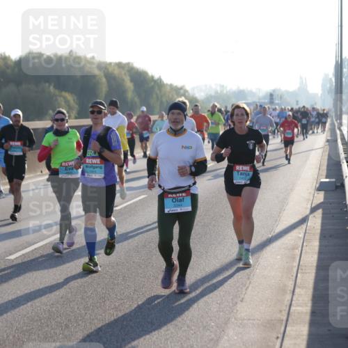 03.10.2025 - Köhlbrandbrückenlauf Jannik Wohlers http://msf.ph/oto/9063249 03.10.2025 09:16:07 Position 3 1415, 3344, 1412 meine-sportfotos.de
