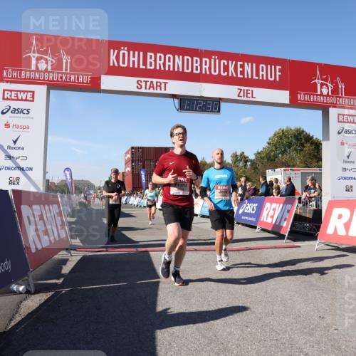 03.10.2025 - Köhlbrandbrückenlauf Lena Gebhardt http://msf.ph/oto/9063256 03.10.2025 13:12:30 Ziel 4189, 4266, 4609, 4638, 4700, 4745, 4864, 4873, 4908, 4973, 5062 meine-sportfotos.de