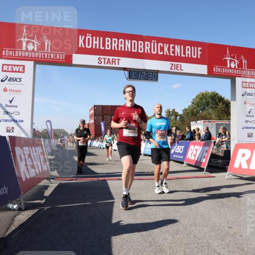 03.10.2025 - Köhlbrandbrückenlauf Lena Gebhardt http://msf.ph/oto/9063263 03.10.2025 13:12:31 Ziel 4189, 4609, 4638, 4700, 4745, 4858, 4864, 4873, 4908, 4973, 6466 meine-sportfotos.de