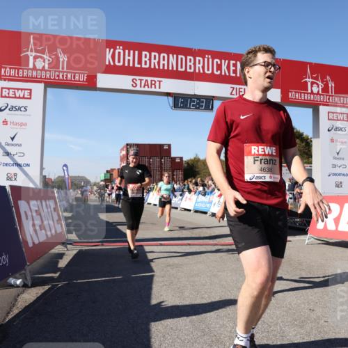 03.10.2025 - Köhlbrandbrückenlauf Lena Gebhardt http://msf.ph/oto/9063283 03.10.2025 13:12:31 Ziel 4189, 4609, 4638, 4700, 4745, 4858, 4864, 4873, 4908, 4973, 6466 meine-sportfotos.de