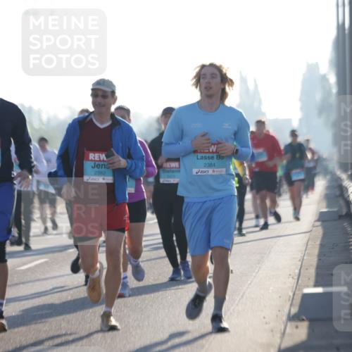 03.10.2025 - Köhlbrandbrückenlauf Jannik Wohlers http://msf.ph/oto/9063286 03.10.2025 09:24:03 Position 3 2239, 2382, 2384 meine-sportfotos.de